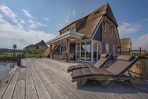 Villa With Sunshower at Tjeukemeer