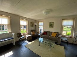 Cozy Villa with Garden near Wadden Sea