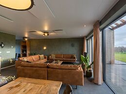 House in Vrouwenpolder near Beach