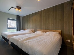 House in Vrouwenpolder near Beach