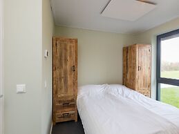 House in Vrouwenpolder near Beach