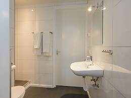 House in Vrouwenpolder near Beach