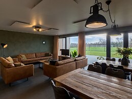 House in Vrouwenpolder near Beach