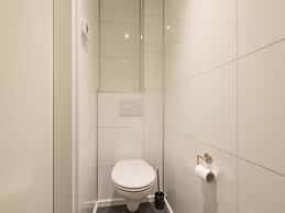 House in Vrouwenpolder near Beach