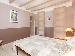 Cottage in Oppede With Pool and Garden