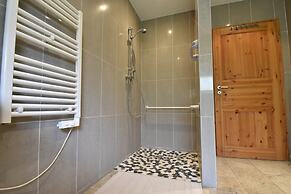 Wheelchair-friendly Escape
