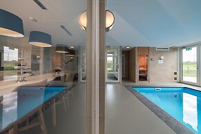 Modern Chalet With Sauna in Colijnsplaat
