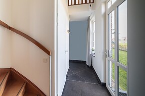 Modern Chalet With Sauna in Colijnsplaat