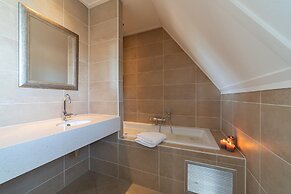 Modern Chalet With Sauna in Colijnsplaat