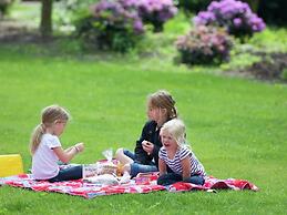 Design House With Fireplace at Bedafse Bergen