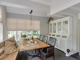 Design House With Fireplace at Bedafse Bergen