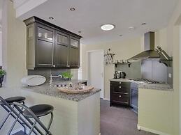 Design House With Fireplace at Bedafse Bergen