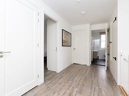 Thatched Villa With a Sauna at Tjeukemeer