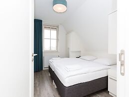 Thatched Villa With a Sauna at Tjeukemeer