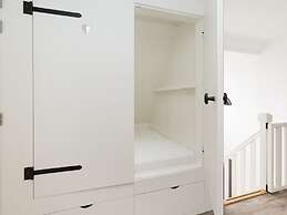 Thatched Villa With a Sauna at Tjeukemeer