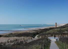 Spacious Apartment in Koudekerke With Terrace