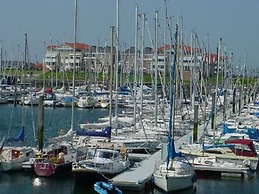 Group Accommodation 50 m From the Oosterschelde
