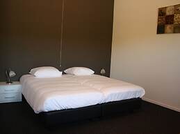 Group Accommodation 50 m From the Oosterschelde