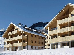 Vibrant Apartment near Ski Slopes in Brand