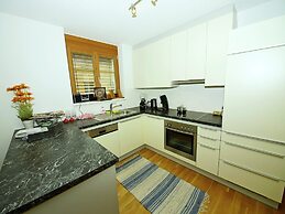 Vibrant Apartment near Ski Slopes in Brand