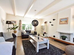 Cosy Holiday Home With Large Garden