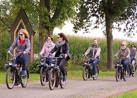 Chalet in Parc de Kievit With Private Garden