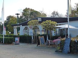 Chalet in Parc de Kievit With Private Garden