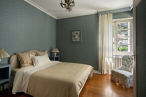 Quaint Holiday Home With Garden