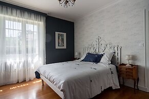 Quaint Holiday Home With Garden