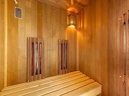 Comfortable Bungalow With Massage Shower, Within Nature