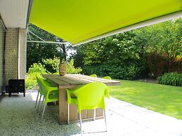 Modern Bungalow Near Lake Veere