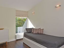 Detached Villa Near Lake Veere