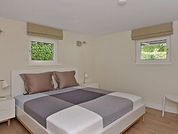 Detached Villa Near Lake Veere