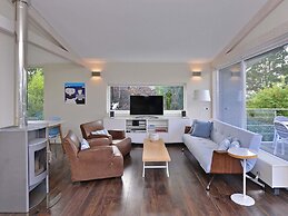 Detached Villa Near Lake Veere