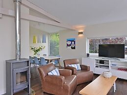 Detached Villa Near Lake Veere