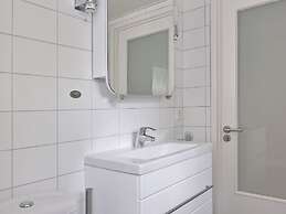 Detached Villa Near Lake Veere