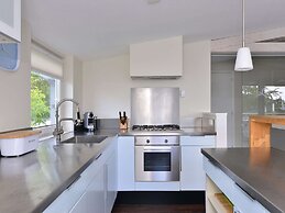 Detached Villa Near Lake Veere