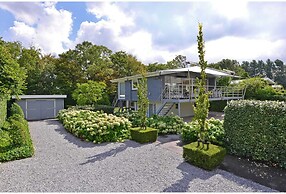 Detached Villa Near Lake Veere