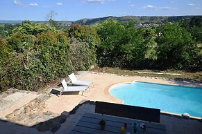 Hillside Villa With Pool, Joyeuse