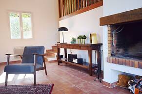 Hillside Villa With Pool, Joyeuse