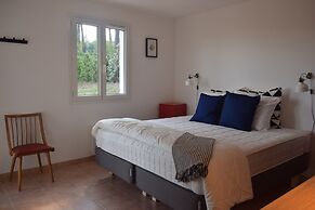 Hillside Villa With Pool, Joyeuse