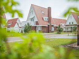 Luxurious, Stately Villa With Washing Machine, on a Holiday Park, Beac