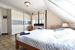 Spacious Mansion With Meadow View in Bruinisse