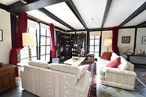 Spacious Mansion With Meadow View in Bruinisse