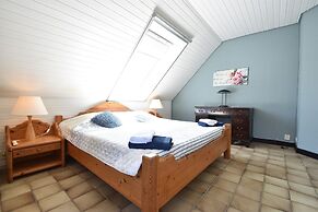 Spacious Mansion With Meadow View in Bruinisse