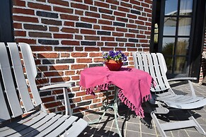 Spacious Mansion With Meadow View in Bruinisse