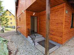Sunlit Cabin with Hot Tub in Turracherhohe
