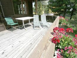 Sunlit Cabin with Hot Tub in Turracherhohe