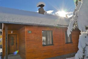 Sunlit Cabin with Hot Tub in Turracherhohe