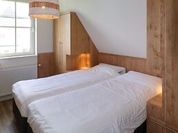 Luxury Villa with Sauna & Hot Tub at Lake